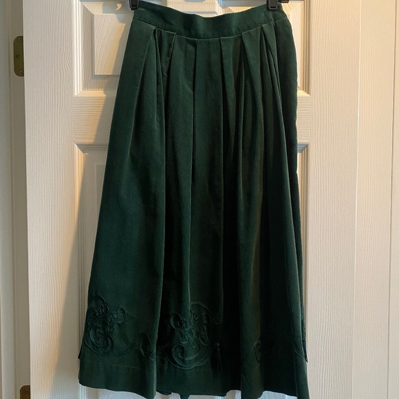 Susan Bristol Green Skirt. - Picture 1 of 8